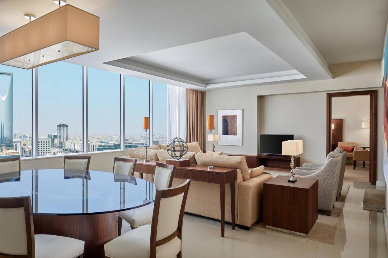 Courtyard By Marriott Riyadh Olaya Eksteriør bilde