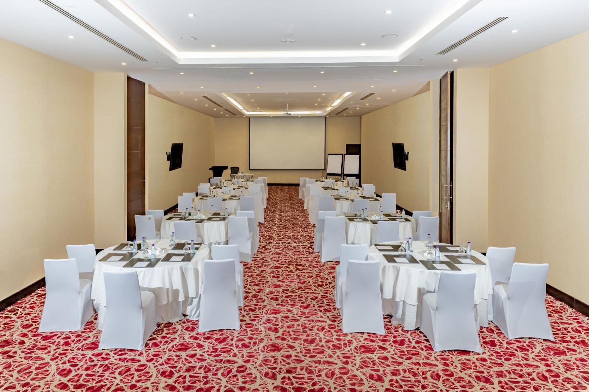 Courtyard By Marriott Riyadh Olaya Eksteriør bilde