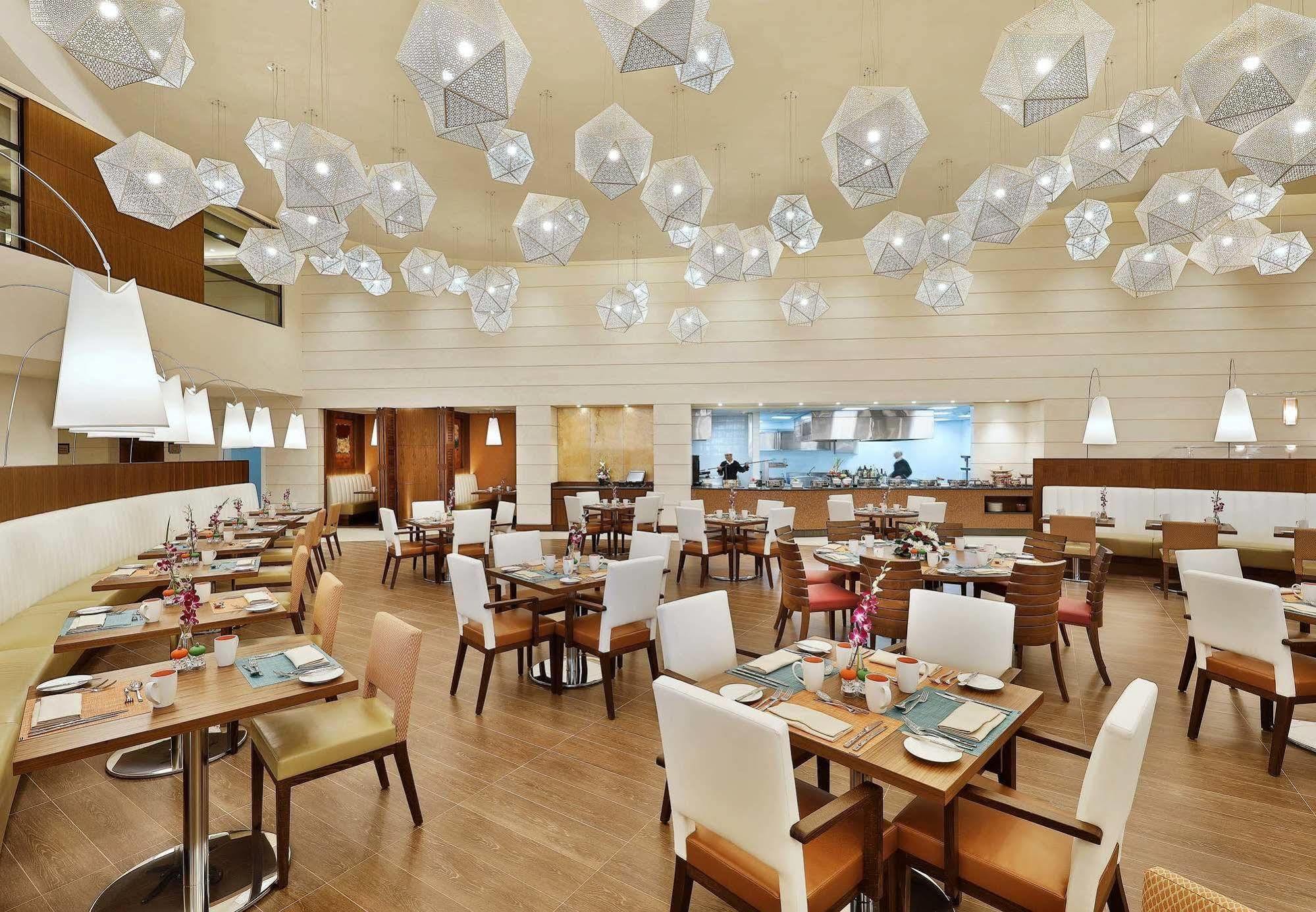 Courtyard By Marriott Riyadh Olaya Eksteriør bilde